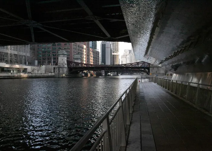 Loop W Roof Deck Nr Michigan Ave Chi-1014 Chicago
